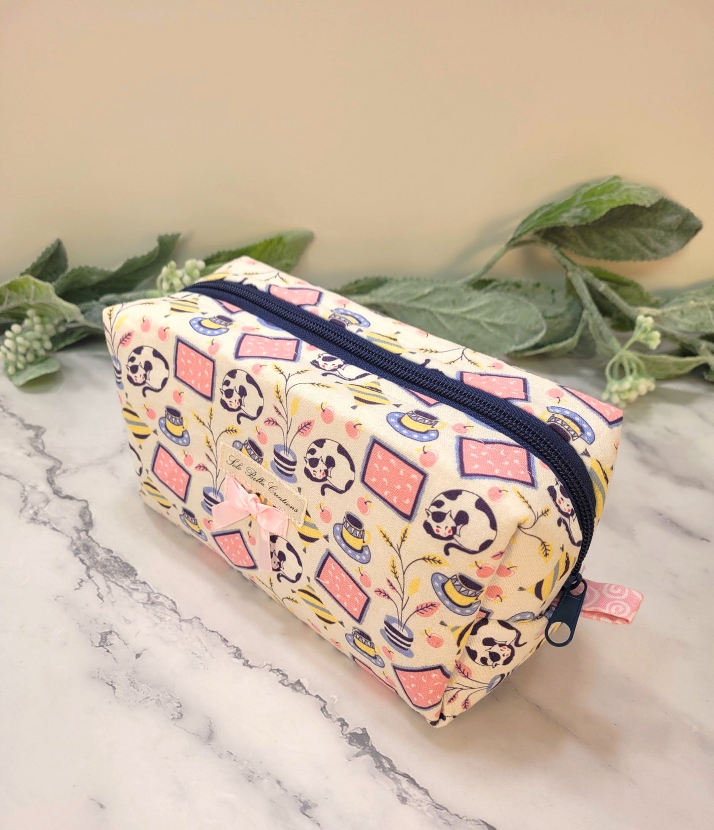 Cozy Kitten boxy makeup bag, travel must-haves, cosmetic bag. size S