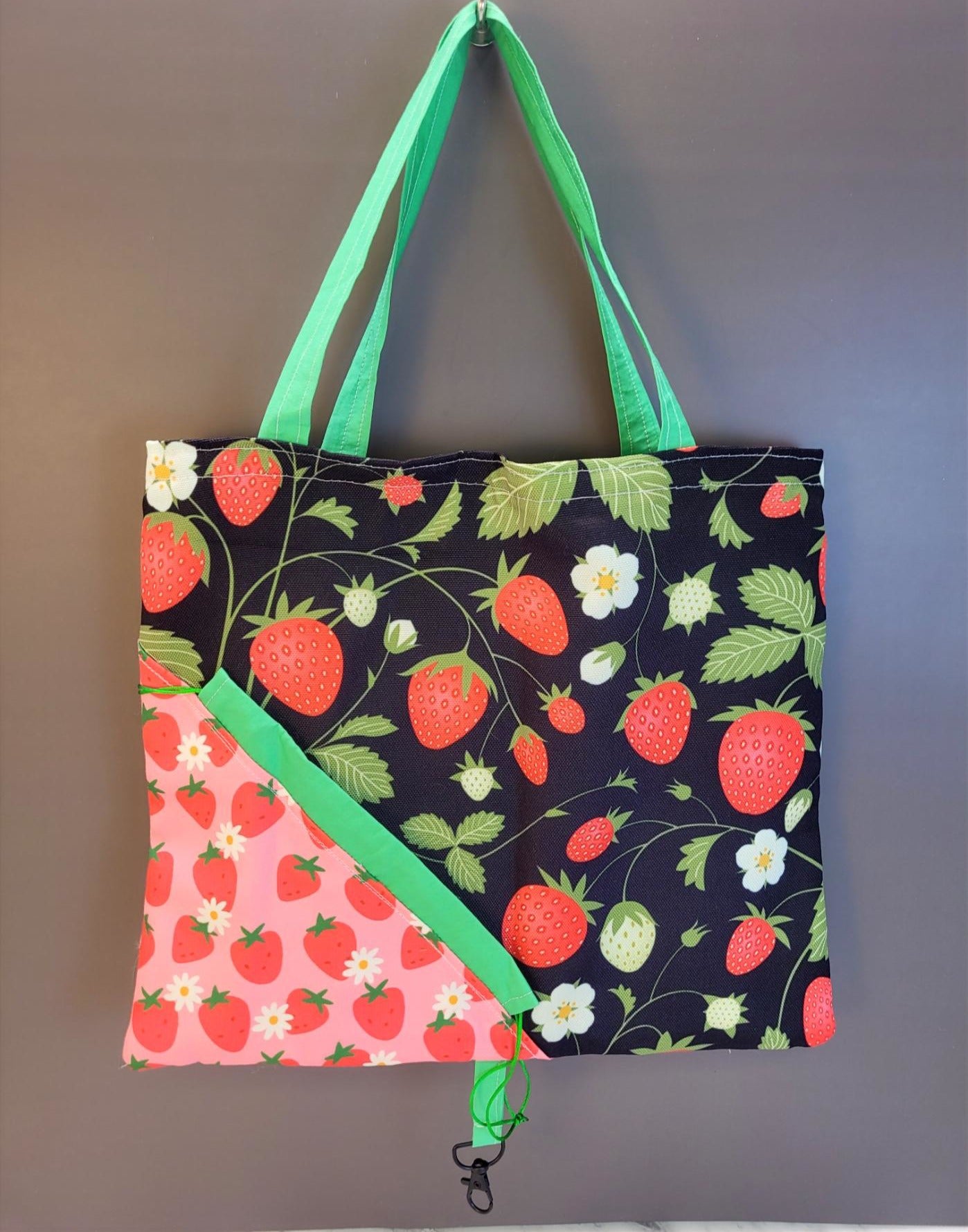 Strawberry Tote Bags