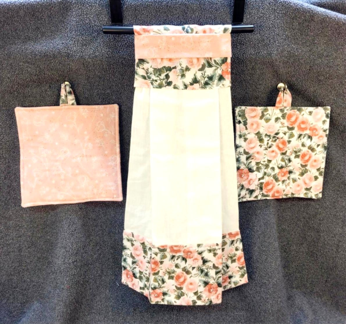 Loop Towel and potholder set