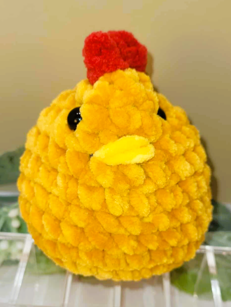 Crocheted sitting Hens