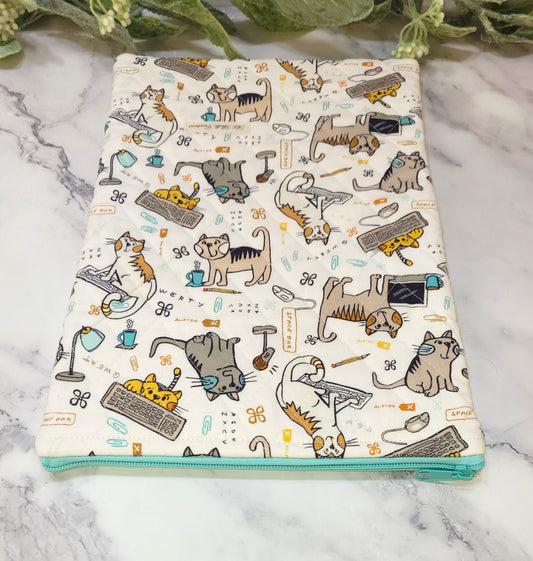 Kitty Kitty Quilted protective sleeve. size M