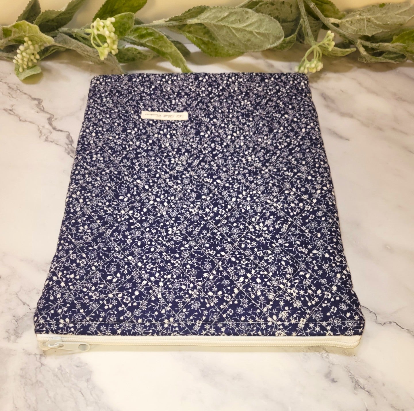 Blue Calico Quilted protective sleeve. size M